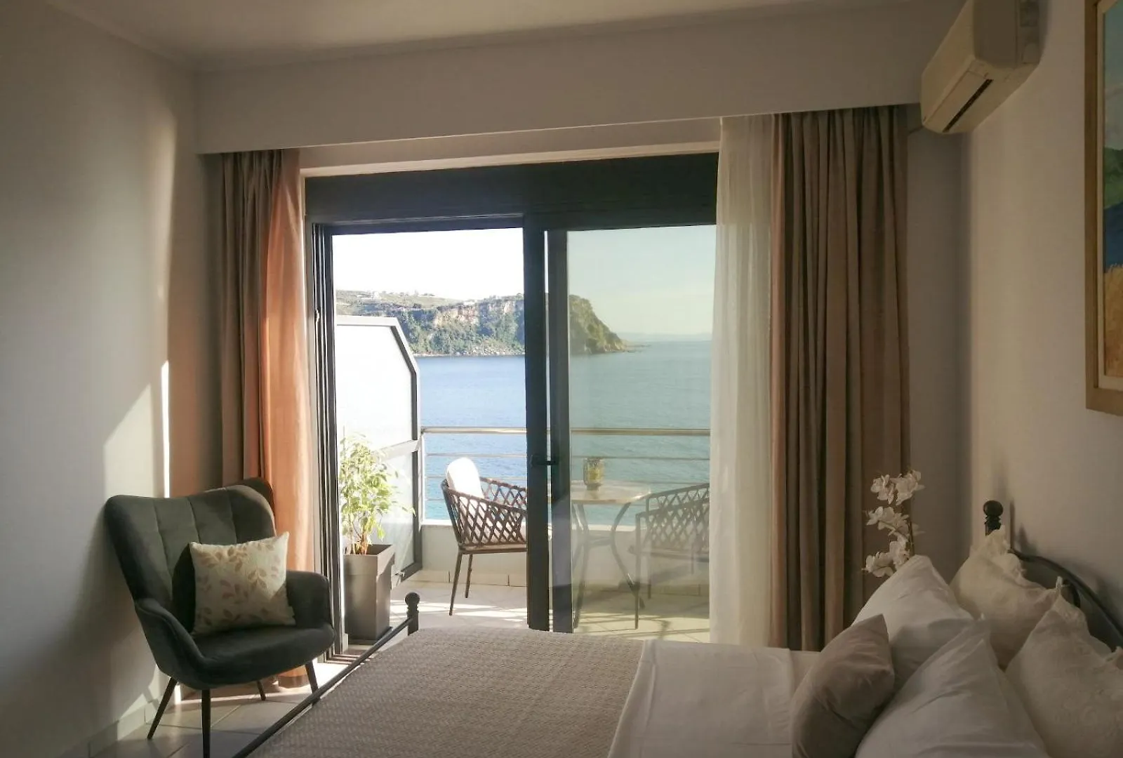 Anel Rooms Himarë Daire